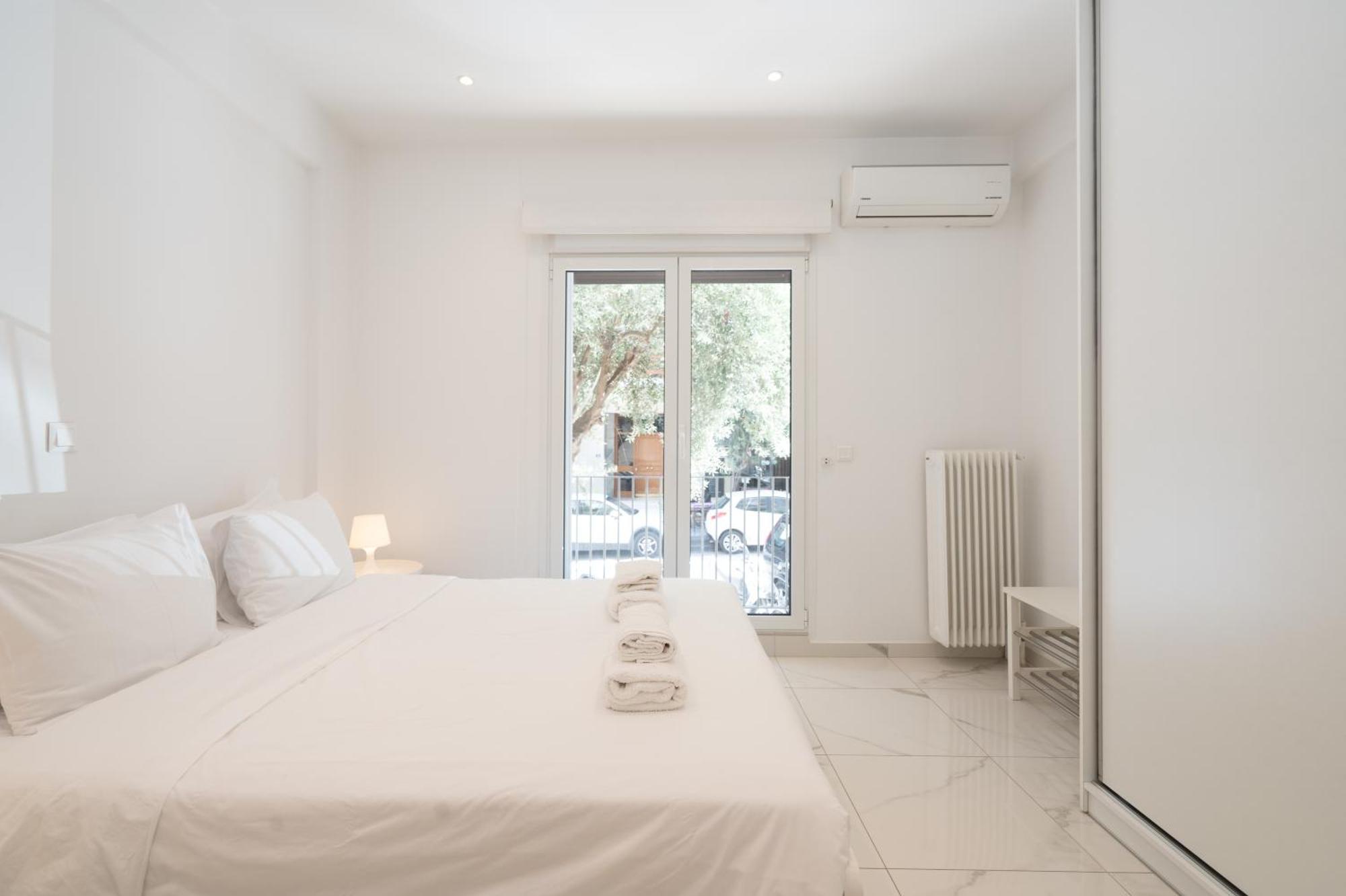 Sophisticated Modern Apt In Athens Center Eksteriør billede